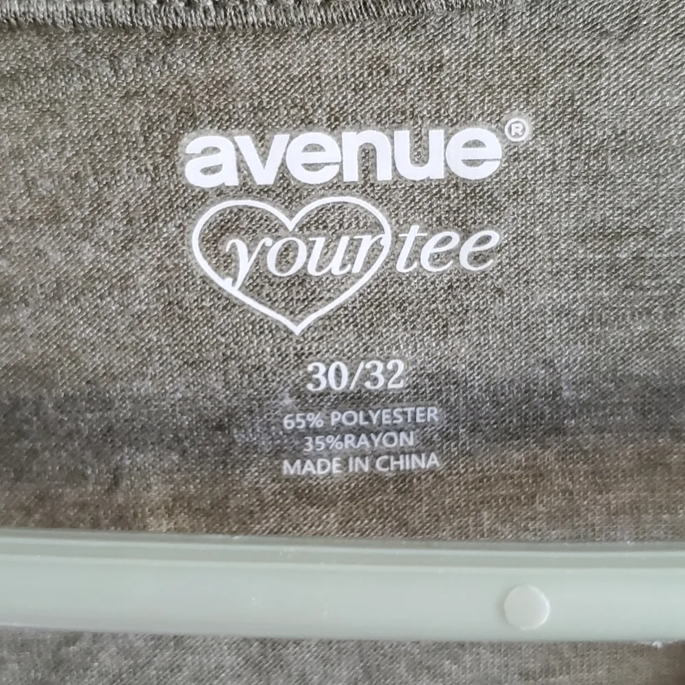 Top - Picture 2 of 3